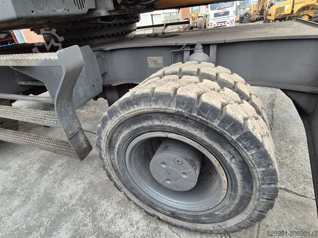 χειριστής υλικών LIEBHERR LH30M