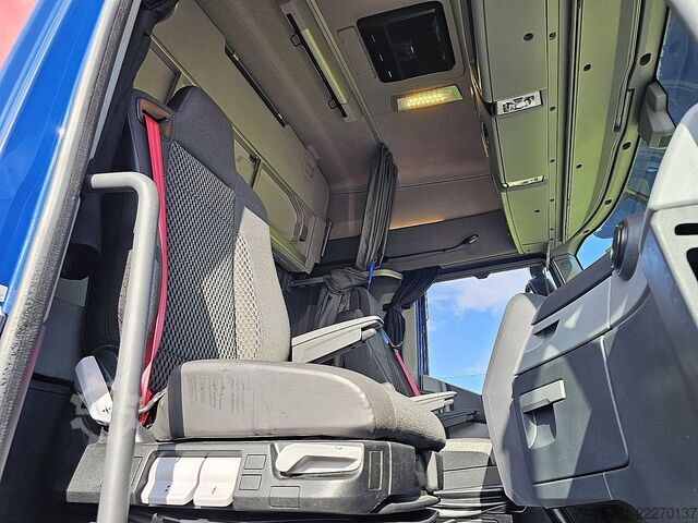 Standaard trekker RENAULT T 520 HIGH