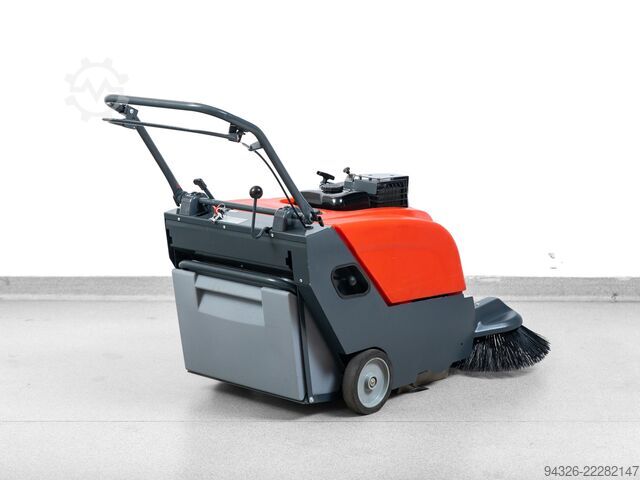 Hako Hamster 650 V veegmachine Hako Hamster 650 V - Benzin Sweeper - 3525m²h