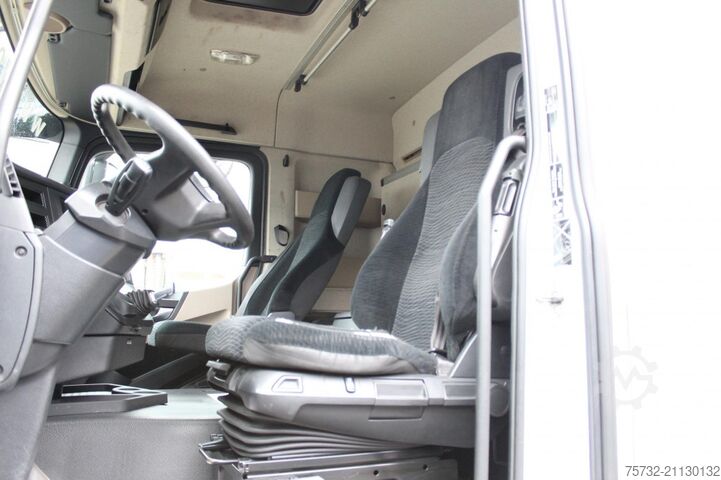 Volume tractor unit Mercedes-Benz Actros 1842 E6  Flachdach Mega ACC LDW NUR 211TKM