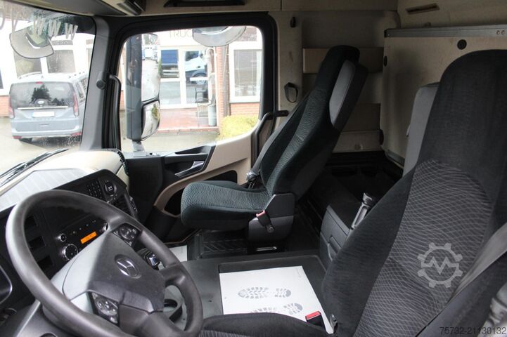 Volume tractor unit Mercedes-Benz Actros 1842 E6  Flachdach Mega ACC LDW NUR 211TKM