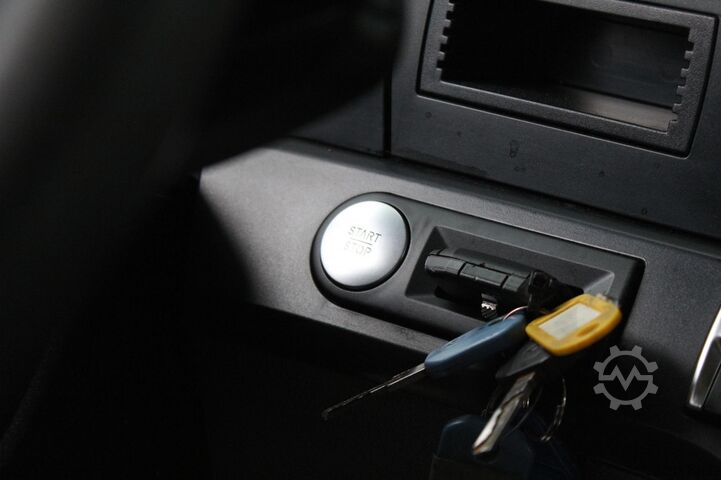 Volume tractor unit Mercedes-Benz Actros 1842 E6  Flachdach Mega ACC LDW NUR 211TKM