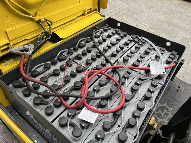 Elektrisk 4 -hjulet gaffeltruck Nissan Q02L25CU