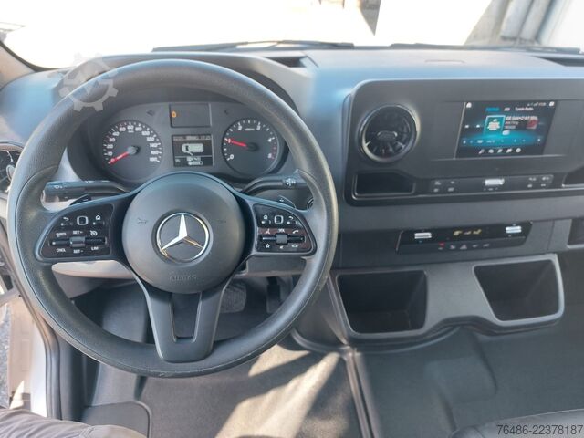 Bestelwagen met bakwagen Mercedes Sprinter 317CDI automaat koffer deuren