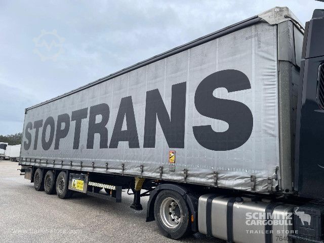Semi-reboque aberto com lona Schmitz Cargobull Semitrailer Curtainsider Standard