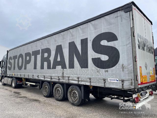 Semi-reboque aberto com lona Schmitz Cargobull Semitrailer Curtainsider Standard