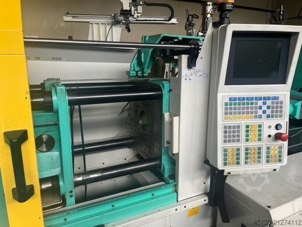 Injection molding machine Arburg 320K 700-250