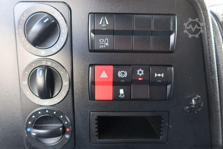 Box body Mercedes-Benz Atego 1223 1223 L  Bak + Klep Bar 3000 KG