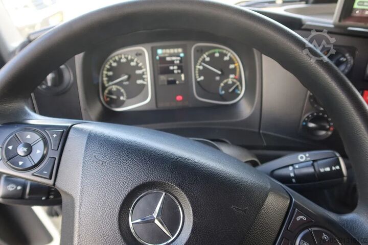 Box body Mercedes-Benz Atego 1223 1223 L  Bak + Klep Bar 3000 KG