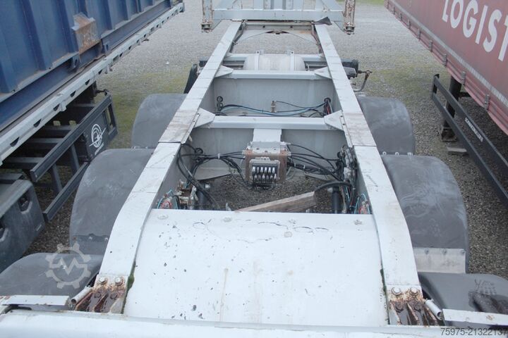 Cserélhető felépítményes félpótkocsi Menci semirimorchio ribaltabile 20 piedi 3assi