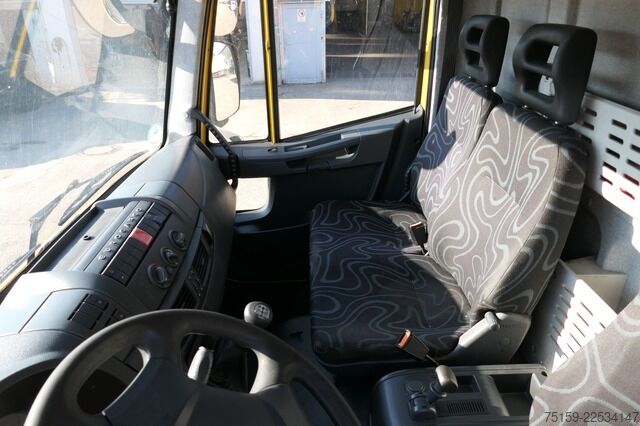 Camião de caixa fechada iveco EuroCargo ML 120 E 28 AHK LBW