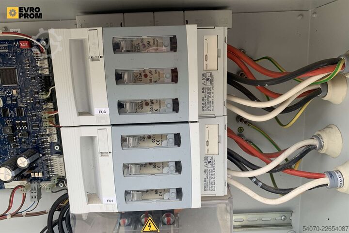 Kältemaschine Used Industrial Chiller CARRIER - 261 kW | With warranty