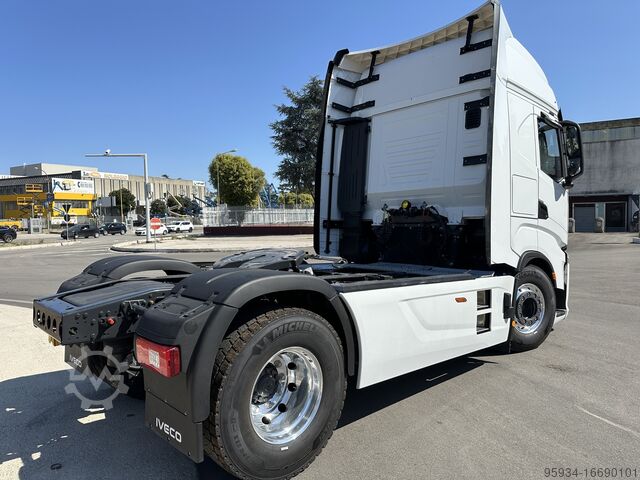 τυποποιημένος ελκυστήρας Iveco S-Way 500 Full-Air ADR Model Year 2024