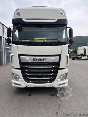 Tractor estándar DAF XF SUPER SPACE CAB ZF INTARDER, different locat...