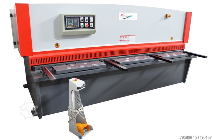 Hidraulikus asztali lemezolló 10 × 3200 mm Metal Technics Polska HYDRAULICZNE NOŻYCE GILOTYNOWE 10 X 3200