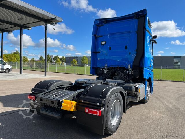 Standardowy ciągnik siodłowy Mercedes-Benz Actros 1848 LS KlimaA STH Pano Luft AUT AHK ACC