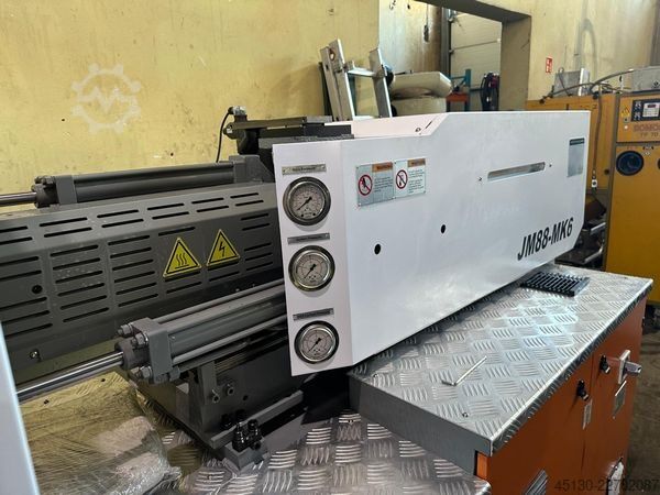 μηχανή χύτευσης με έγχυση Chen Hsong JetMaster 88-MK6 mit dem Roboter