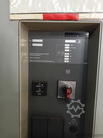 Vertikales Bearbeitungszentrum Deckel Maho DMC63V mit 4-Achse