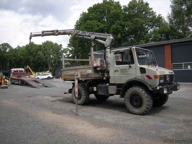 Trójstronna wywrotka UNIMOG Unimog U1250 mit Kran