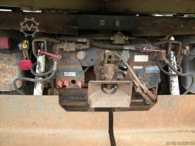 Trójstronna wywrotka UNIMOG Unimog U1250 mit Kran