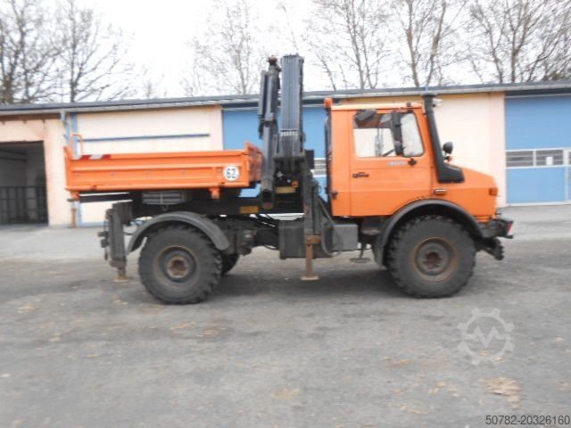 Kiper kamion UNIMOG U1450 427/11 mit Kran