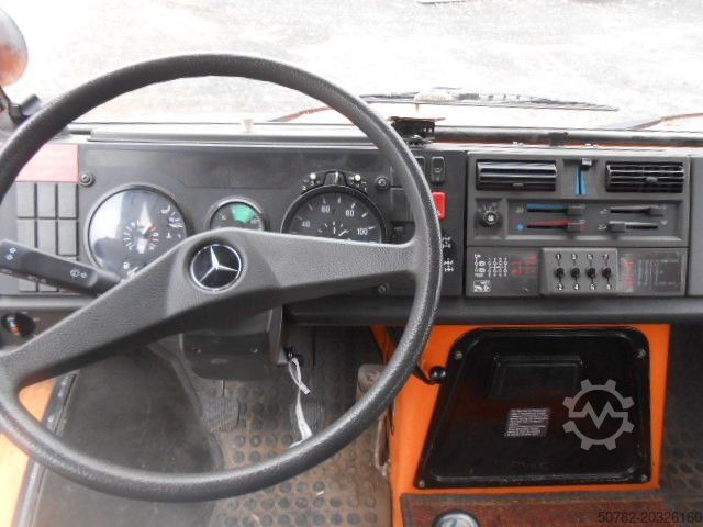 Kiper kamion UNIMOG U1450 427/11 mit Kran