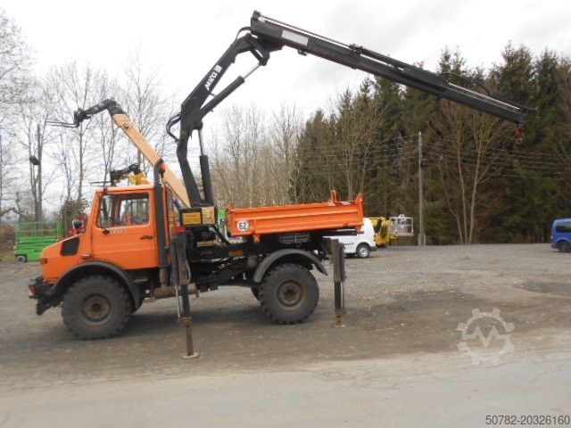 Kiper kamion UNIMOG U1450 427/11 mit Kran