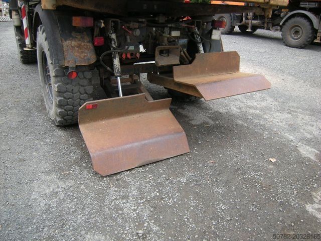 Trostrani kiper kombi MERCEDES-BENZ Unimog U1250 mit Kran MKG 105