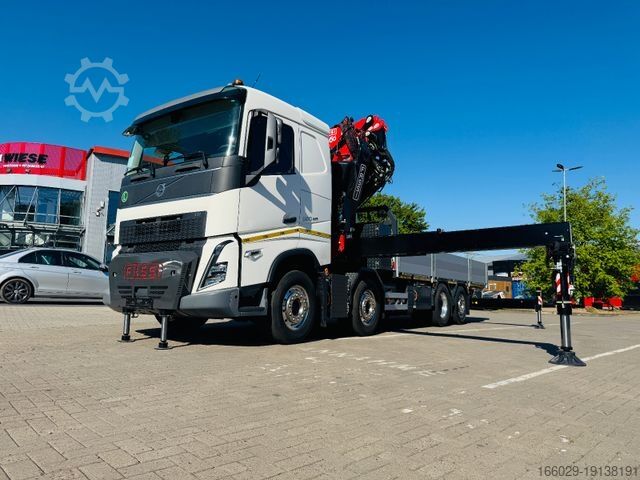 Macara montată pe camion VOLVO FH 500 8x2 mit F710RA.2.27 L426 und V20 Winde