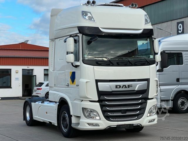 Standard nyergesvontató DAF XF 530 *ACC* 2XTANK *STANDKLIMA* RETARDER * BJ19