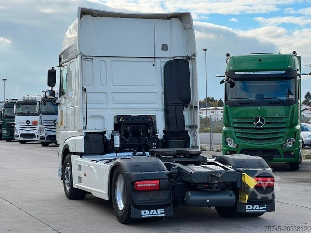 Standard nyergesvontató DAF XF 530 *ACC* 2XTANK *STANDKLIMA* RETARDER * BJ19