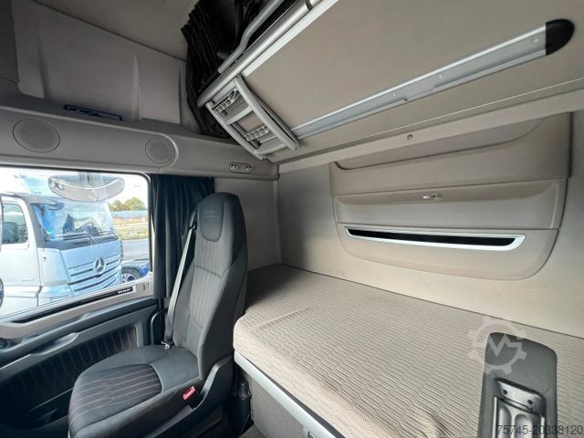 Standard nyergesvontató DAF XF 530 *ACC* 2XTANK *STANDKLIMA* RETARDER * BJ19