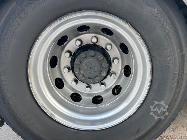 Standard nyergesvontató DAF XF 530 *ACC* 2XTANK *STANDKLIMA* RETARDER * BJ19