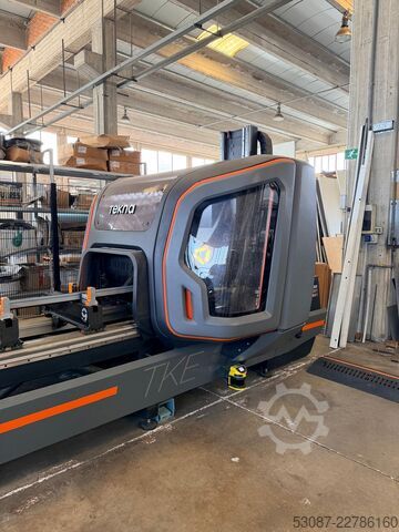 Centro di lavoro a 5 assi Tekna 955-7