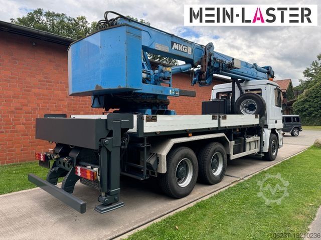 Autokran MERCEDES-BENZ 3335 V6 MKG 550 Ta2-a2 -46m 420 kg Funk