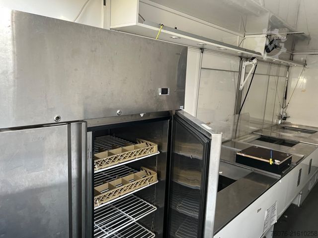 Anpassad skåpbil IVECO 70C17 Fleisch Theke Solar Heizung Kühler Kamera
