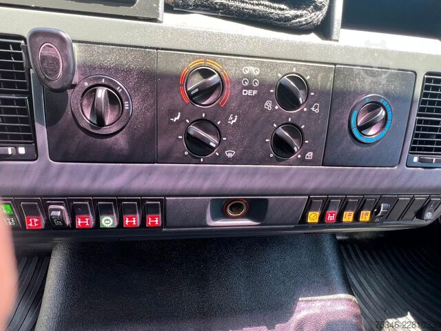 Třístranný sklápěč MAN L90 18.284 4x4 LOF Kipper/Kran/47 tkm/HA gelenkt