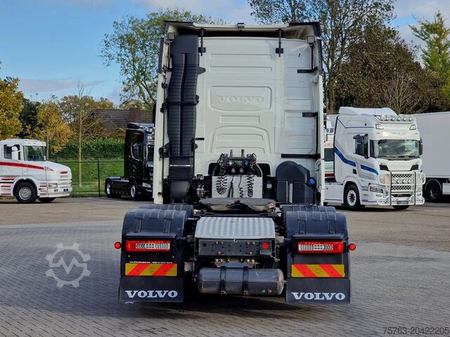 Standard-SZM Volvo FH 13.500 Globetrotter 6x2 - I Save - 3.00 WB -...