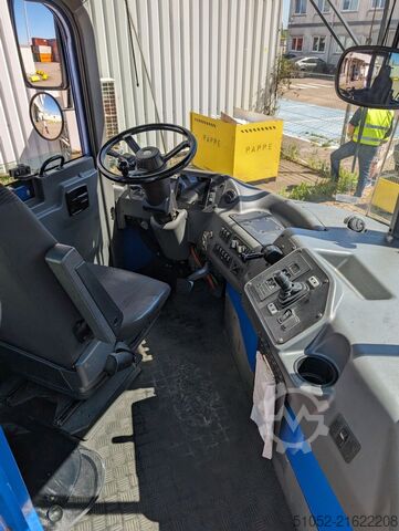 Terminal tractor Kalmar T2