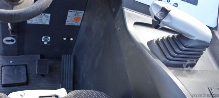 Carretilla retráctil Still FM-X 20