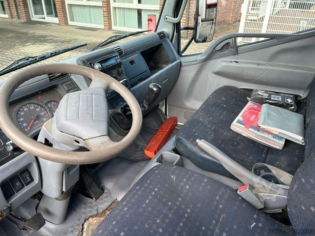 Furgón con grúa montada sobre camión MITSUBISHI FUSO 5S13 Pritsche + Fassi F40B Kran  4x2