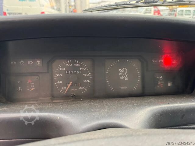 Plataforma de carga Peugeot 504 **DIESEL-FRENCH ORIGIN**