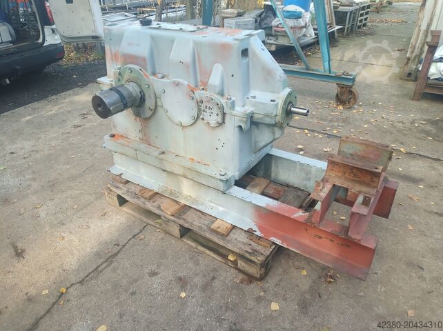 Industriegetriebe Kegelstirnradgetriebe ASUG Penig Flender TGL 21815/ 10LA1-224/315x160