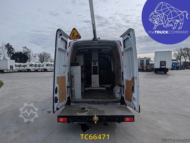 Lifting platform Renault Master 145.35 nacelle