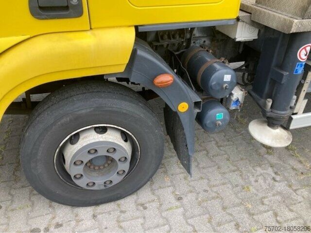LKW mit Hubarbeitsbühne Iveco ML140E22 mit Wumag Palfinger Arbeitsbühne WT230
