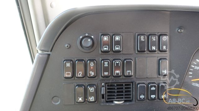 Távolsági autóbusz MERCEDES-BENZ Tourismo 52 Sitze EURO 6