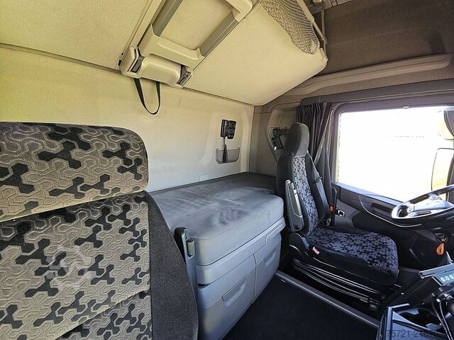 Standaard trekker SCANIA R450 HL,ADR EXIII,FL
