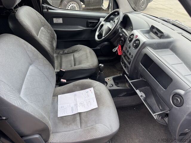 Citroen Berlingo 1.6HDI furgon Combo 2007, przegląd ważny do 03-2027 CITROËN Berlingo 1.6HDI Bestelwagen Combo 2007 APK 3-2027