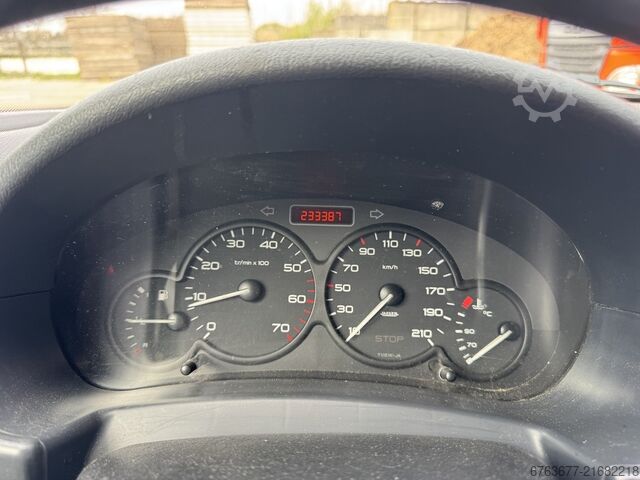 Citroen Berlingo 1.6HDI furgon Combo 2007, przegląd ważny do 03-2027 CITROËN Berlingo 1.6HDI Bestelwagen Combo 2007 APK 3-2027