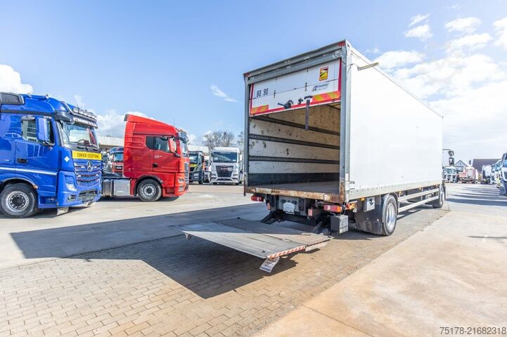 Koffer RENAULT MIDLUM 270 (18t) DXI + Dhollandia